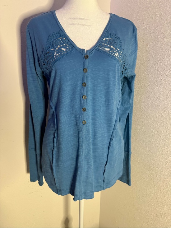 Lucky & Coco Tops - Lucky & CoCo Blue Crochet Lace Henley Top NWT Boho Slub Knit Long Sleeve Size S
